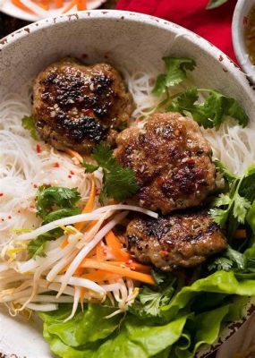  Bún Chả: En Kreativ Fusion av Sfriska Grönsaker och Grillade Köttbitar som Smälter i Munnen!